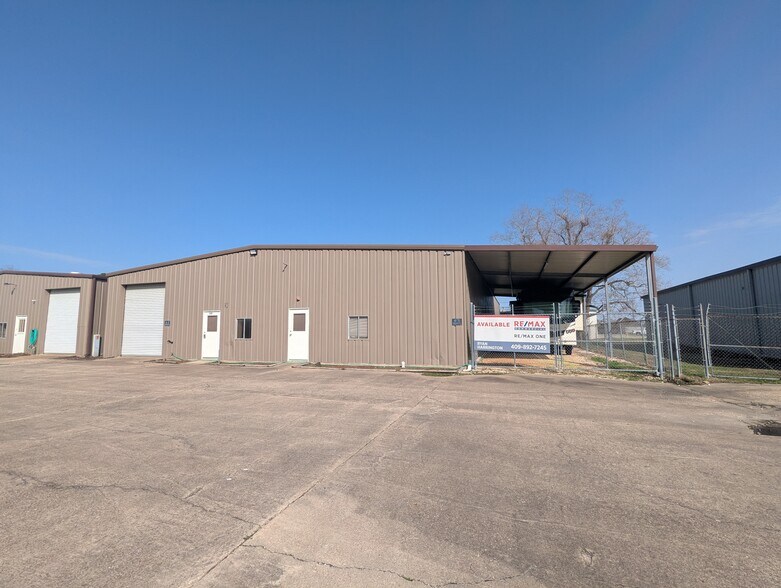 More Photos Of 635 Langham Rd, Beaumont Warehouse For Sale