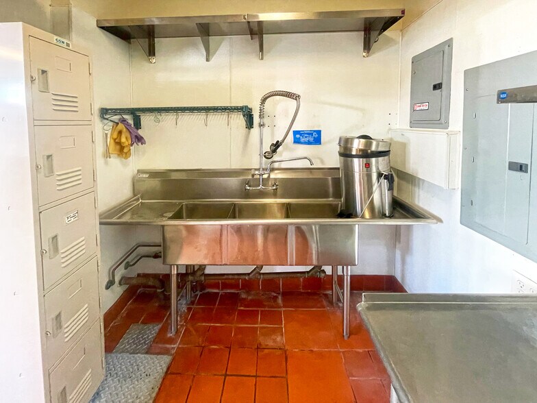 More Photos Of 638 Webster St, Oakland Office For Sale
