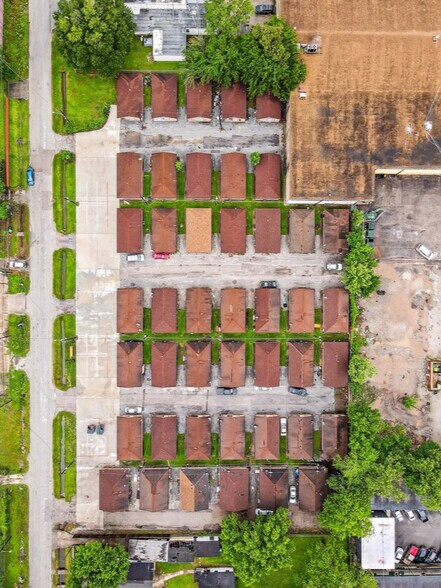 More Photos Of 5716 Pickfair St, Houston Apartments For Sale