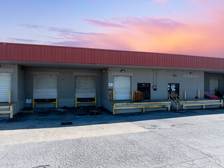 More Photos Of 2461-2517 Bransford Ave, Nashville Distribution For Lease