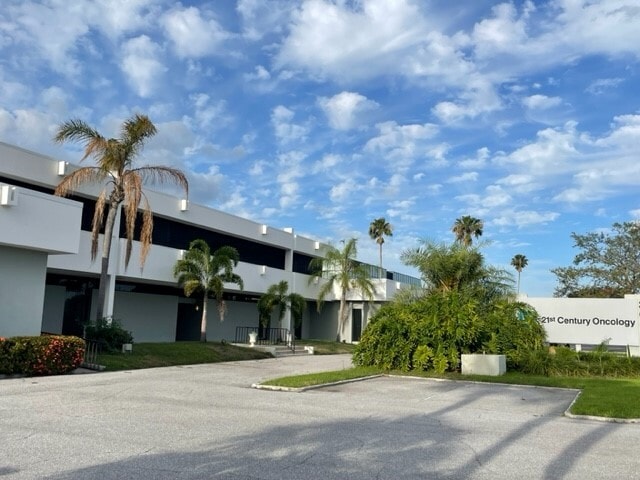 More Photos Of 3663 Bee Ridge Rd, Sarasota Medical For Lease