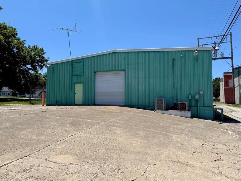 More Photos Of 115 S Oklahoma Ave, Shawnee Office For Sale