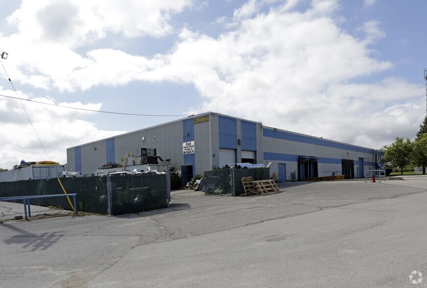 More Photos Of 28 Currie St, Barrie Warehouse For Lease
