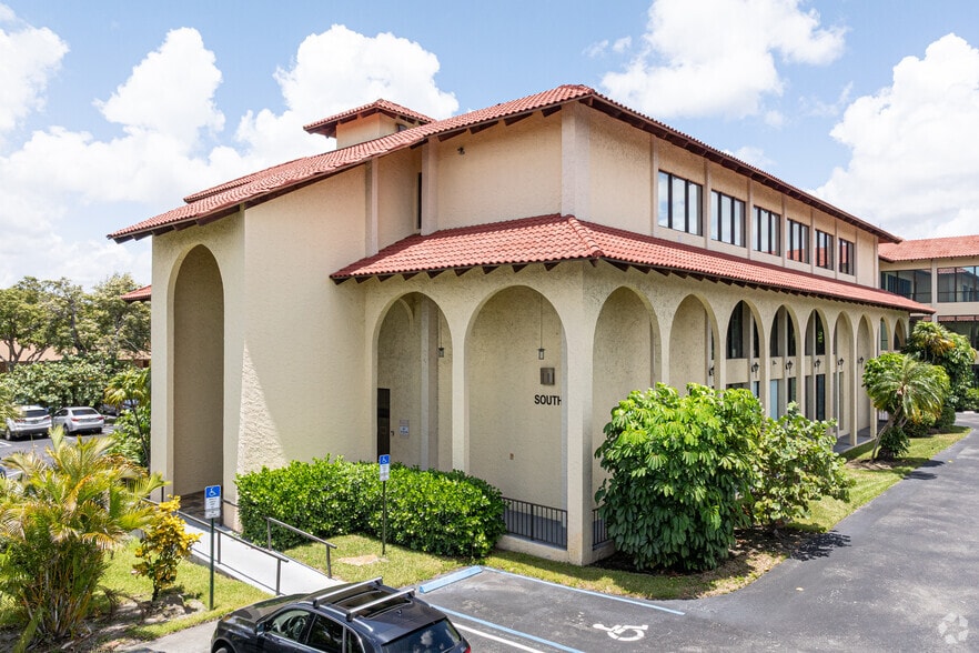 More Photos Of 6801 Lake Worth Rd, Greenacres Medical For Lease