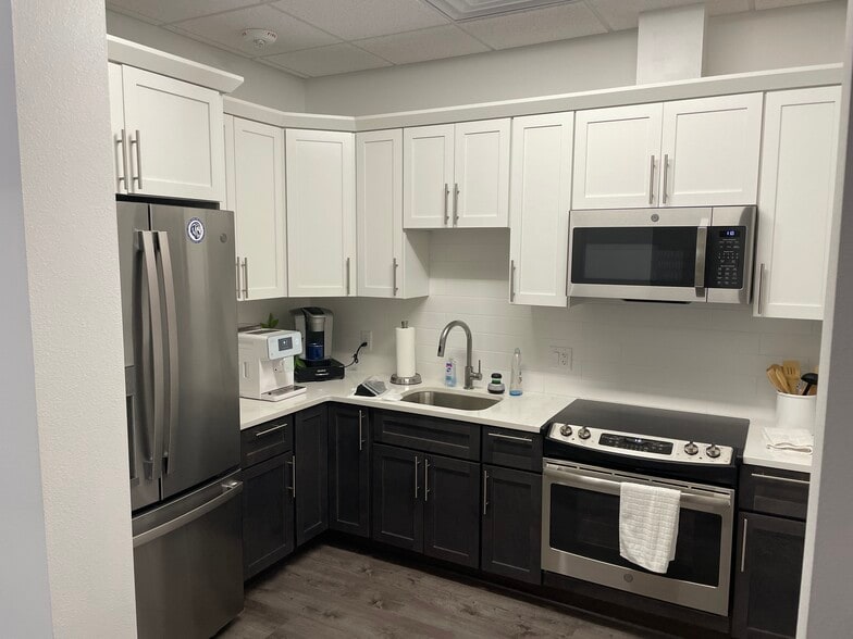 More Photos Of 222-234 NW Sunrise Dr, Waukee Flex For Sale