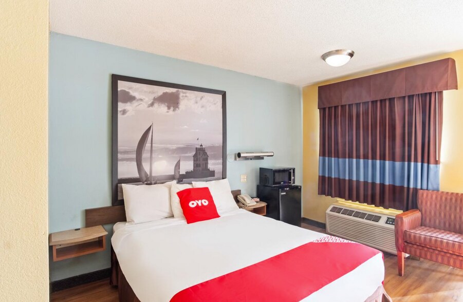 More Photos Of 1951 Broad Ave, Findlay Hotel For Sale