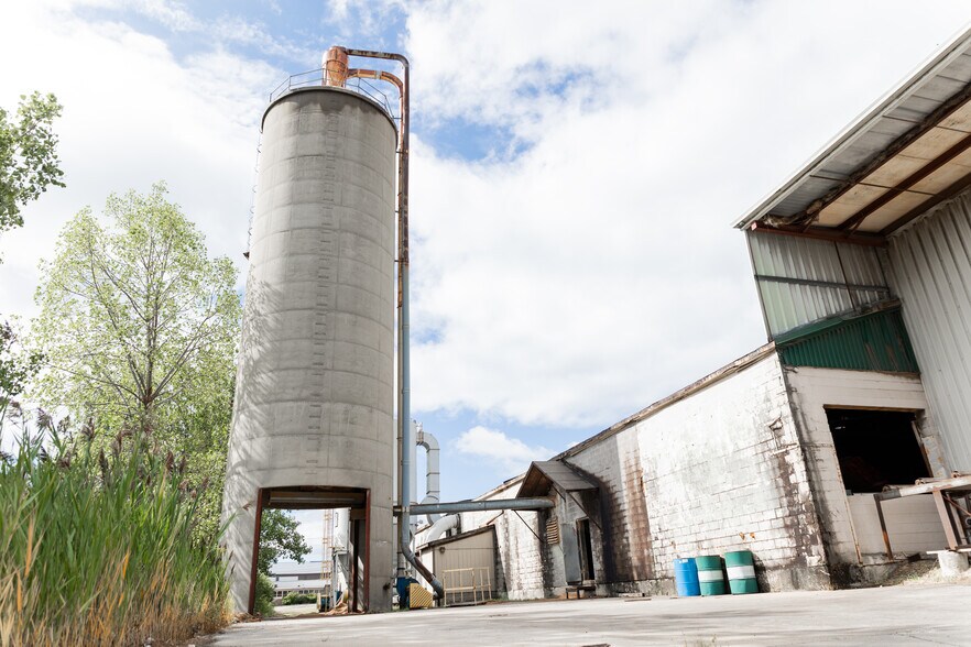 More Photos Of 5433 Perkins Rd, Bedford Heights Warehouse For Lease