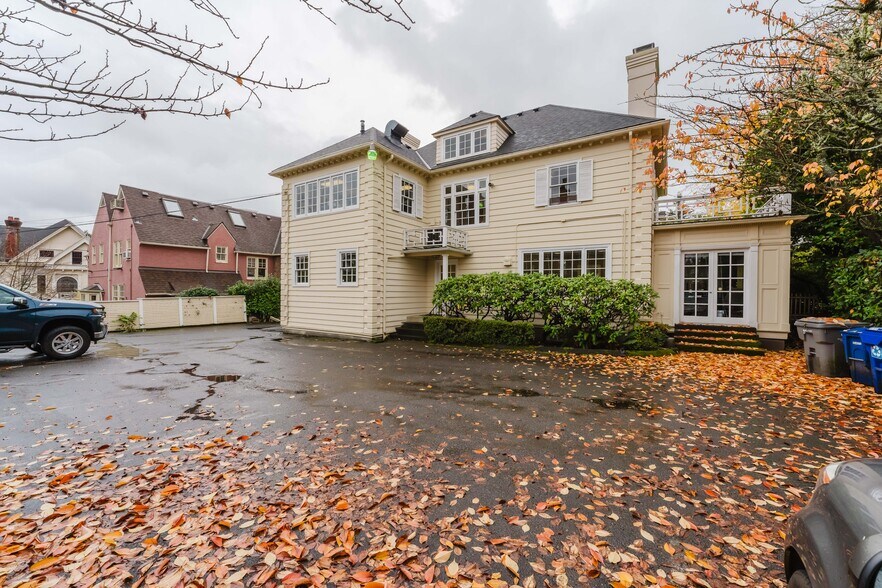 More Photos Of 2165 SW Main St, Portland Office For Sale