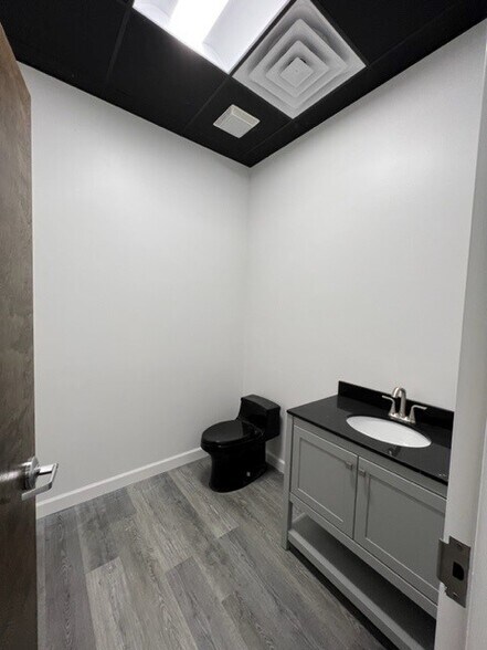 More Photos Of 14509 Stenum St, Biloxi Office For Sale