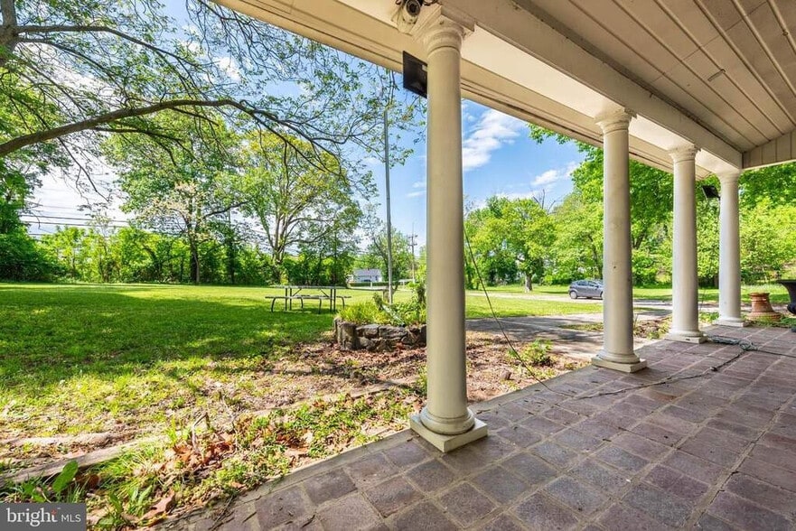 More Photos Of 6712 Dogwood Rd, Woodlawn Schools For Sale