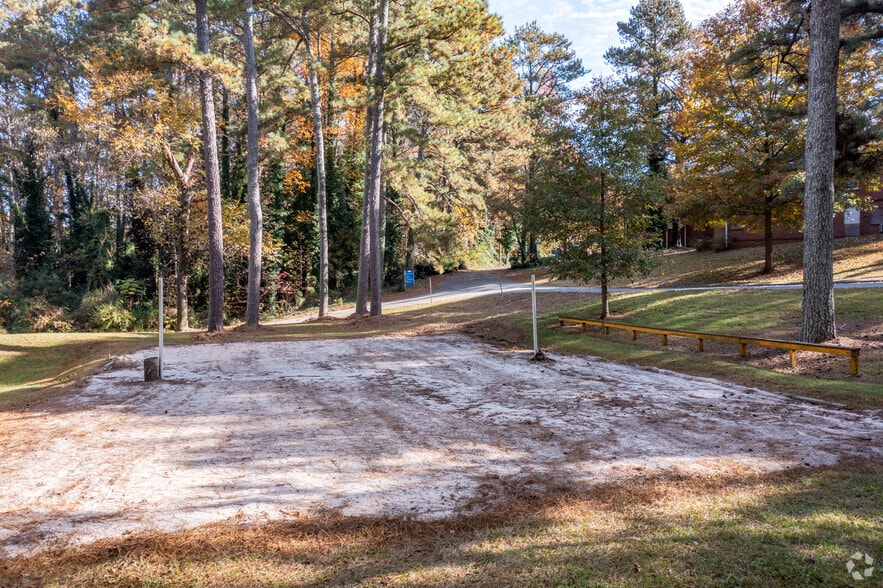 More Photos Of 2605 Ben Hill Rd, East Point Schools For Sale