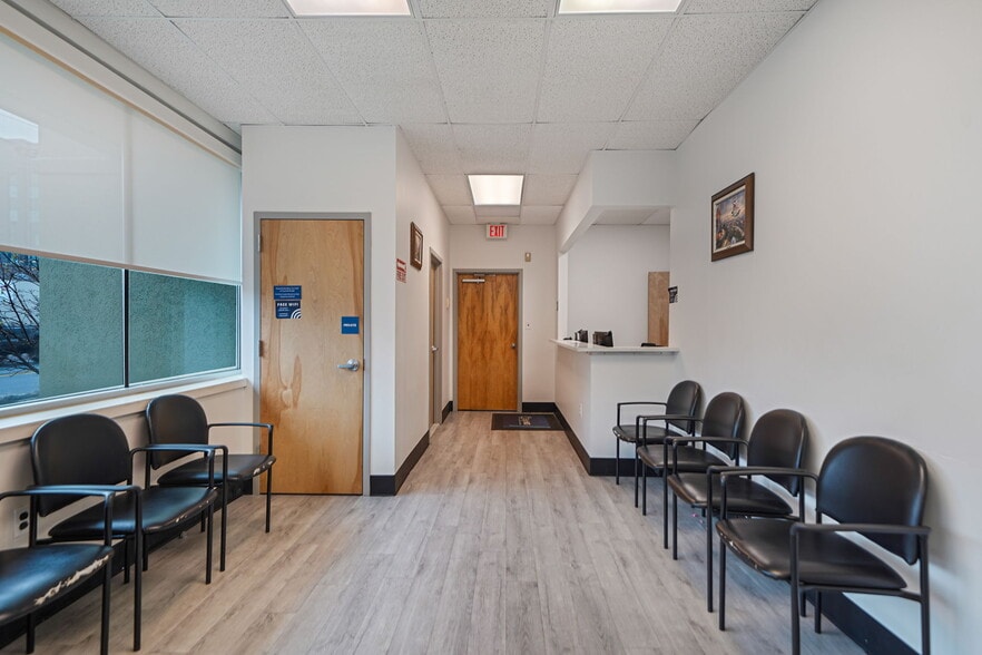 More Photos Of 180 E Main St, Bay Shore Medical For Sale