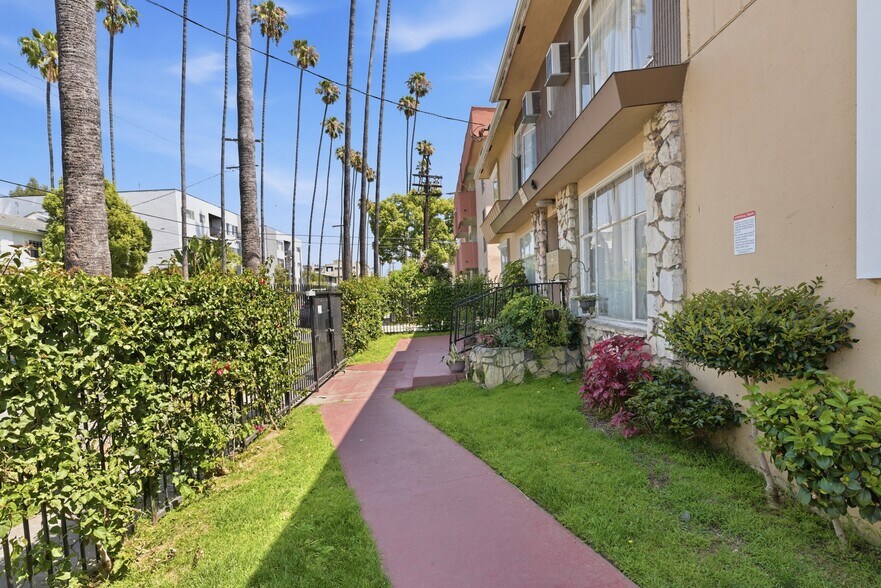 More Photos Of 5408 Russell Ave, Los Angeles Apartments For Sale