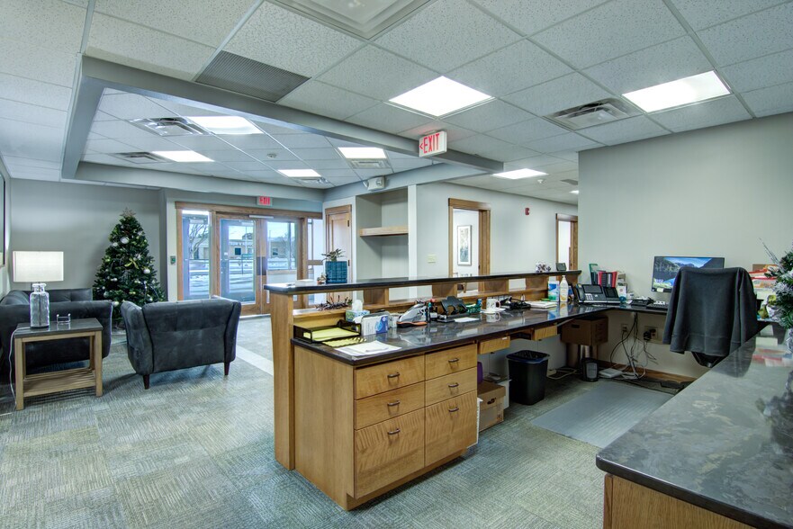 More Photos Of 3624 Oakwood Hills Pky, Eau Claire Office For Sale