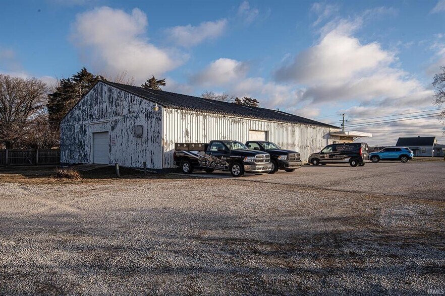 More Photos Of 1985 S Old US 41, Vincennes Industrial For Sale