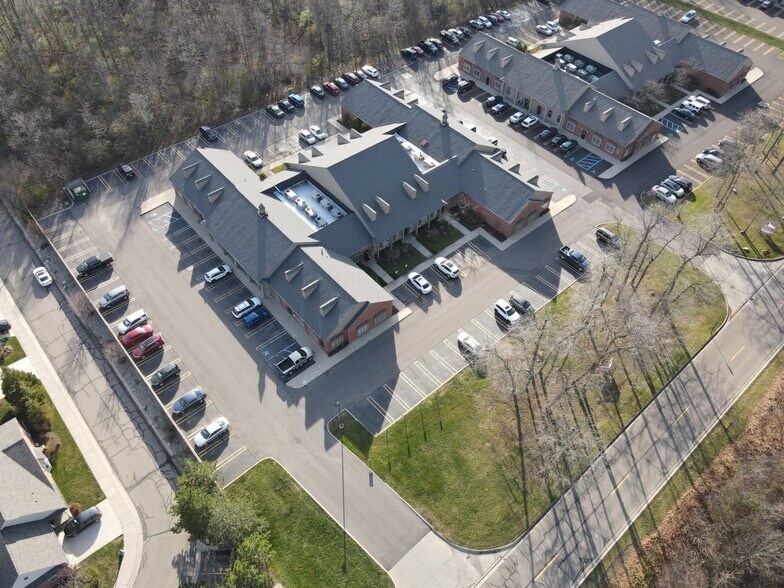 More Photos Of 37601-37649 Pembroke Ave, Livonia Office For Lease