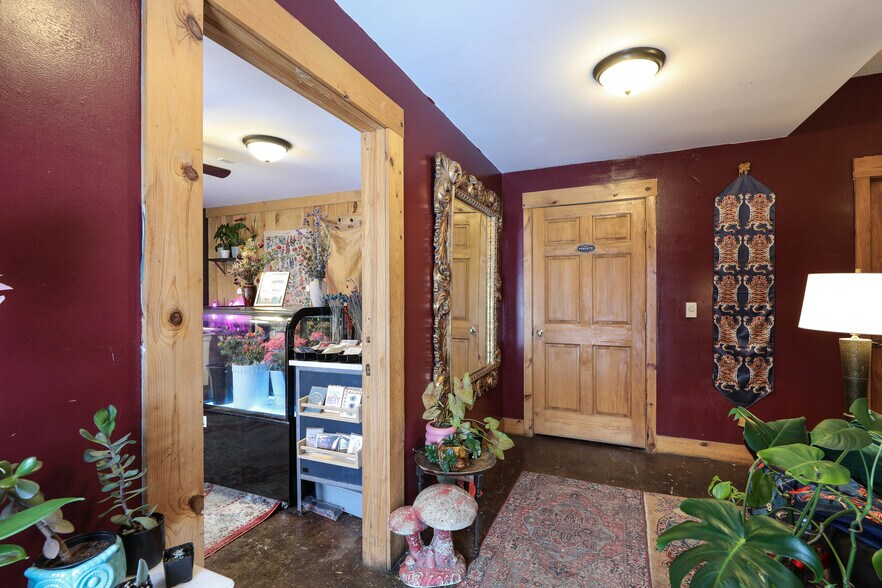 More Photos Of 16454 Appalachian Hwy, Thomas Restaurant For Sale