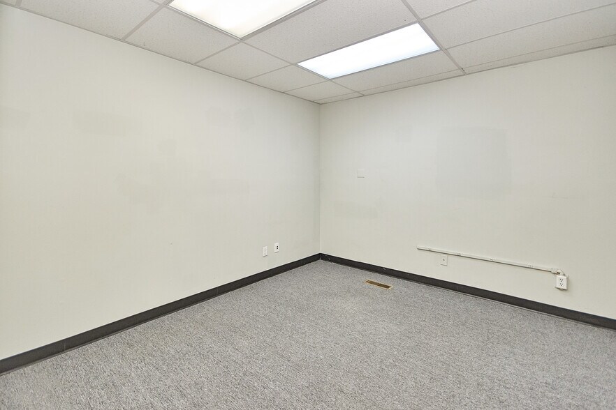 More Photos Of 1532-1538 W Commonwealth Ave, Fullerton Storefront Retail Residential For Lease