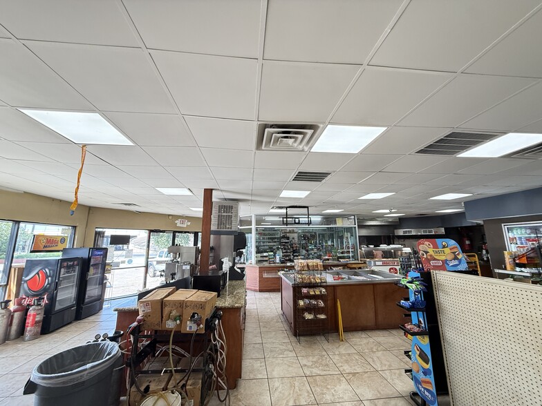 More Photos Of 8899 North Loop E, Houston Service Station For Sale