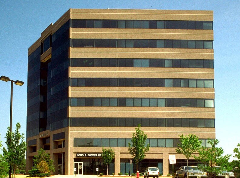 More Photos Of 5845 Richmond Hwy, Alexandria Office For Sale