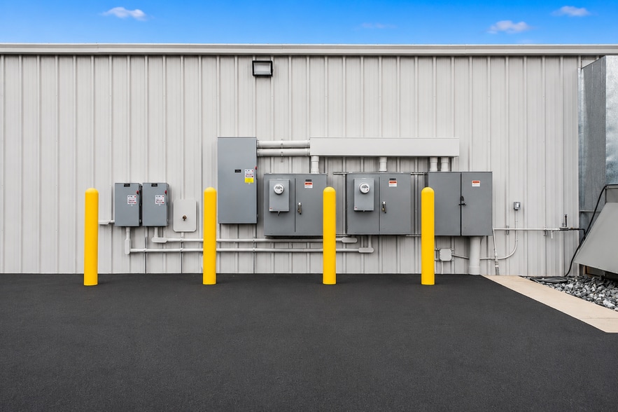 More Photos Of 114 S State St, Haw River Manufacturing For Sale