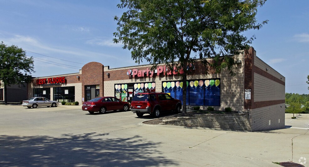 Primary Photo Of 7435-7441 Mentor Ave, Mentor Freestanding For Lease