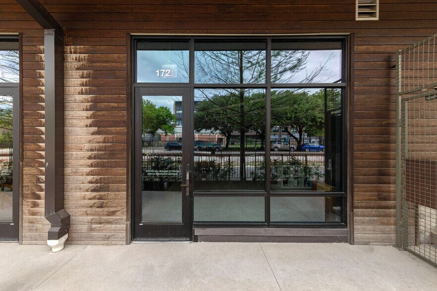 More Photos Of 1800 E 4th St, Austin Multifamily For Sale