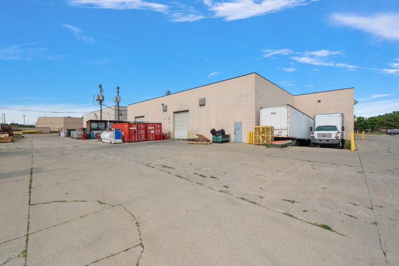More Photos Of 44783 Morley Dr, Clinton Township Warehouse For Lease