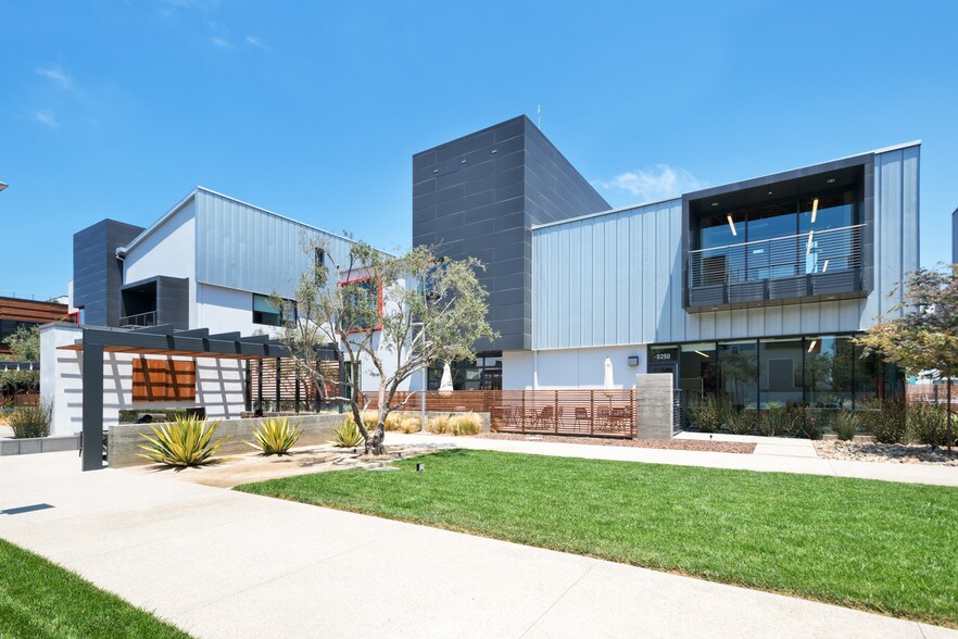 More Photos Of 2250 E Maple Ave, El Segundo Loft Creative Space For Lease