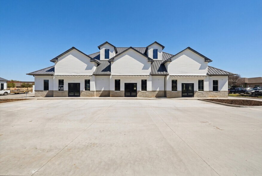 Primary Photo Of 5241 Speegleville Rd, McGregor Office For Lease