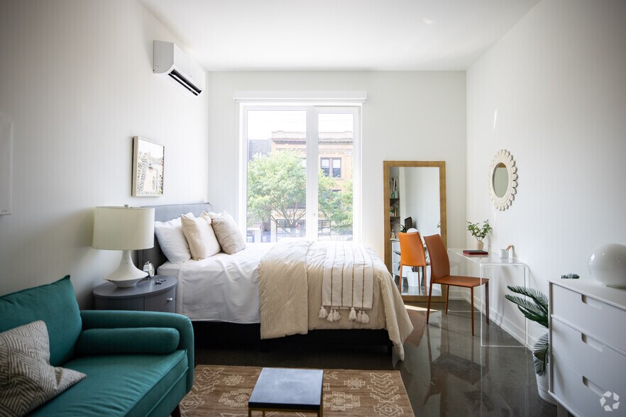 More Photos Of 1135 W Winona St, Chicago Apartments For Lease