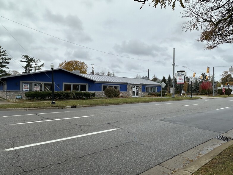 More Photos Of 28333 Grand River Ave, Farmington Hills Auto Dealership For Sale