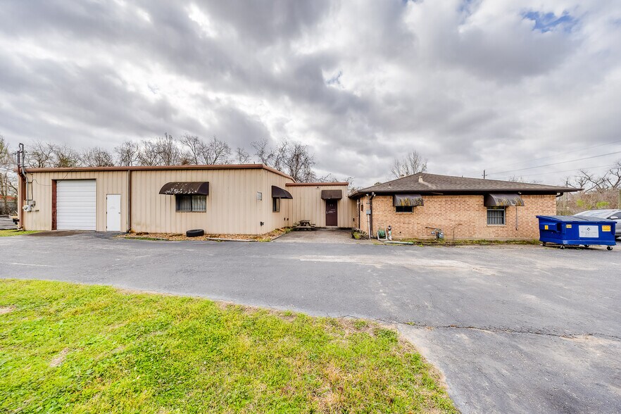 More Photos Of 27228 E Hardy Rd, Spring Warehouse For Sale