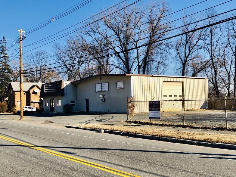 More Photos Of 938-940 Main St, Holyoke Auto Dealership For Sale