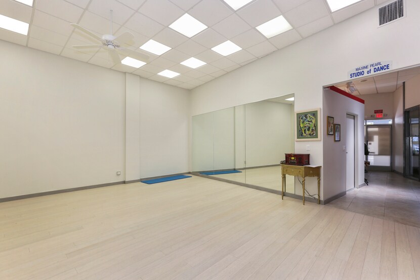 More Photos Of 1440 Flower St, Glendale Service For Sale