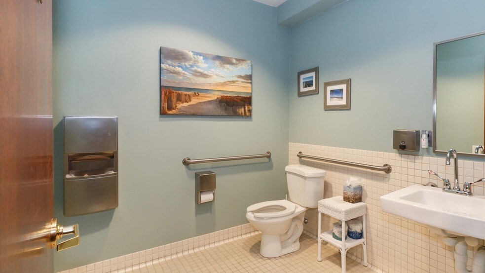 More Photos Of 683 Main St, Osterville Office For Sale