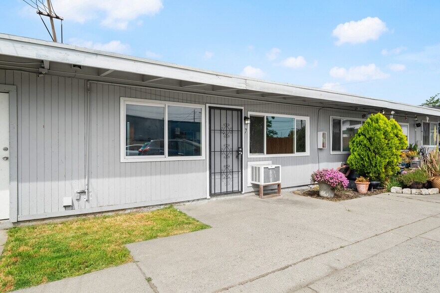 More Photos Of 2605 Albatross Way, Sacramento Apartments For Sale