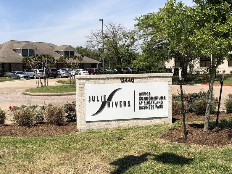 More Photos Of 12440 Emily Ct, Sugar Land Medical For Lease