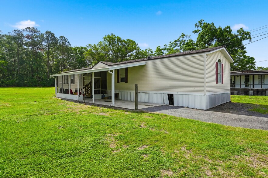 More Photos Of 11169 Eleanor Ave, Jacksonville Manufactured Housing Mobile Home Park For Sale