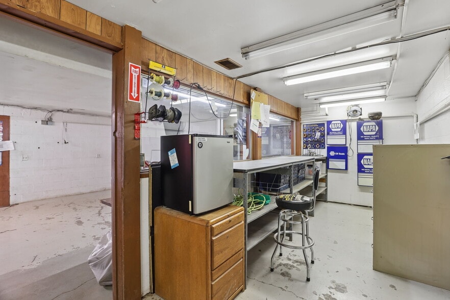 More Photos Of 2162 McKinley Ave, Columbus Warehouse For Sale