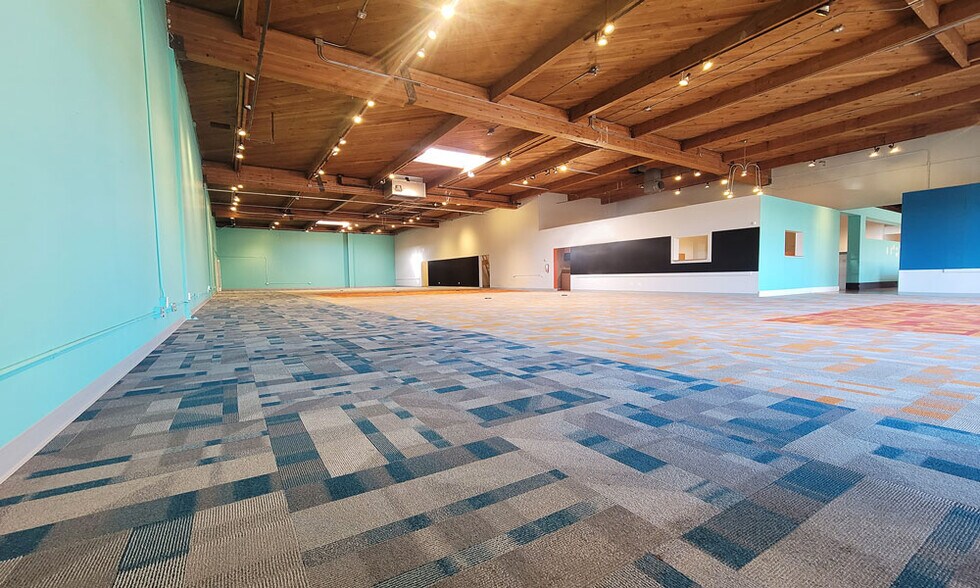 More Photos Of 5811-5833 6th Ave S, Seattle Flex For Lease