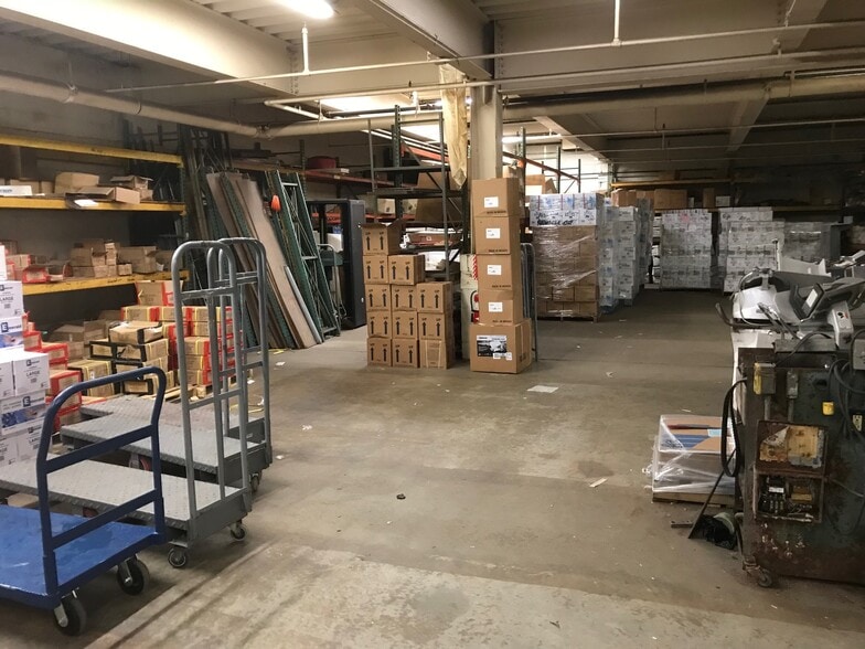 More Photos Of 1 Testa Pl, Norwalk Warehouse For Lease