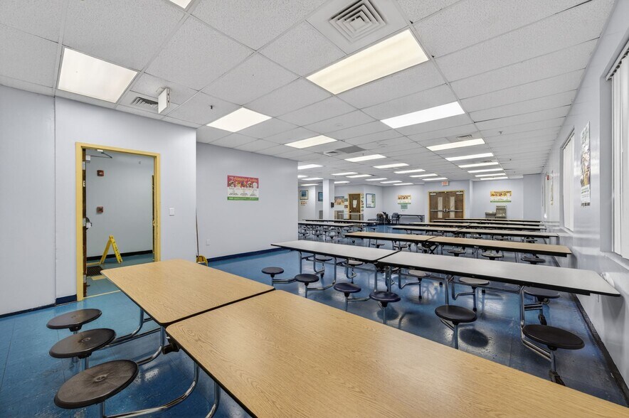 More Photos Of 713 W Palm Dr, Florida City Schools For Sale