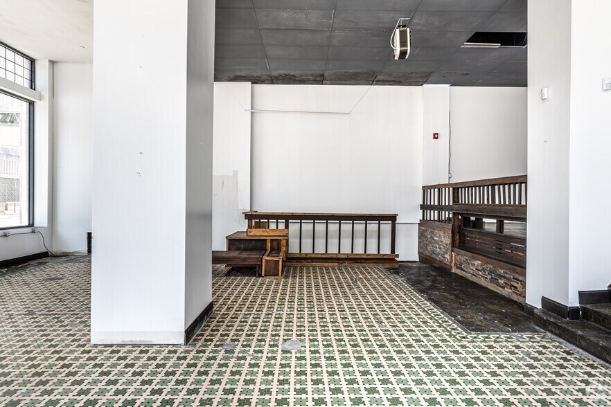 More Photos Of 939 McGee St, Kansas City Storefront Retail Office For Lease