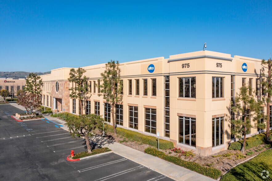 More Photos Of 915 W Imperial Hwy, Brea Unknown For Lease