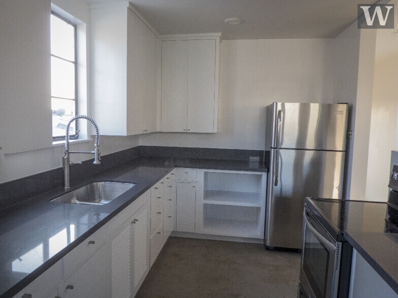 More Photos Of 1063 Gayley Ave, Los Angeles Loft Creative Space For Lease