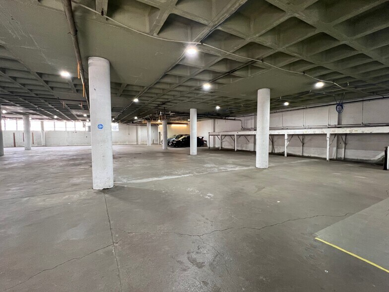 More Photos Of 111 Lafayette Ave, White Plains Warehouse For Lease