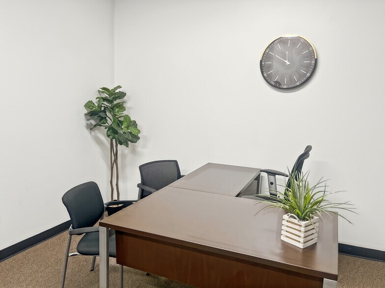 More Photos Of 4900 California Ave, Bakersfield Coworking Space