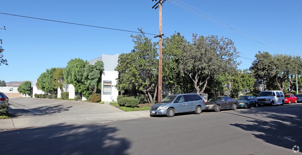 More Photos Of 9533-9551 Cozycroft Ave, Chatsworth Warehouse For Sale