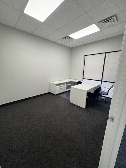 More Photos Of 17224 N 43rd Ave, Glendale Storefront Retail Office For Lease